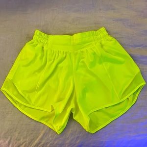 EUC- Lululemon Hotty Hots Size 2 - 4”